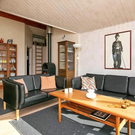 8 Person In Saeby-by Traum Nordost